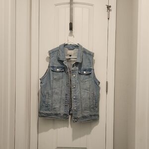 Universal Thread Light Blue Denim Vest